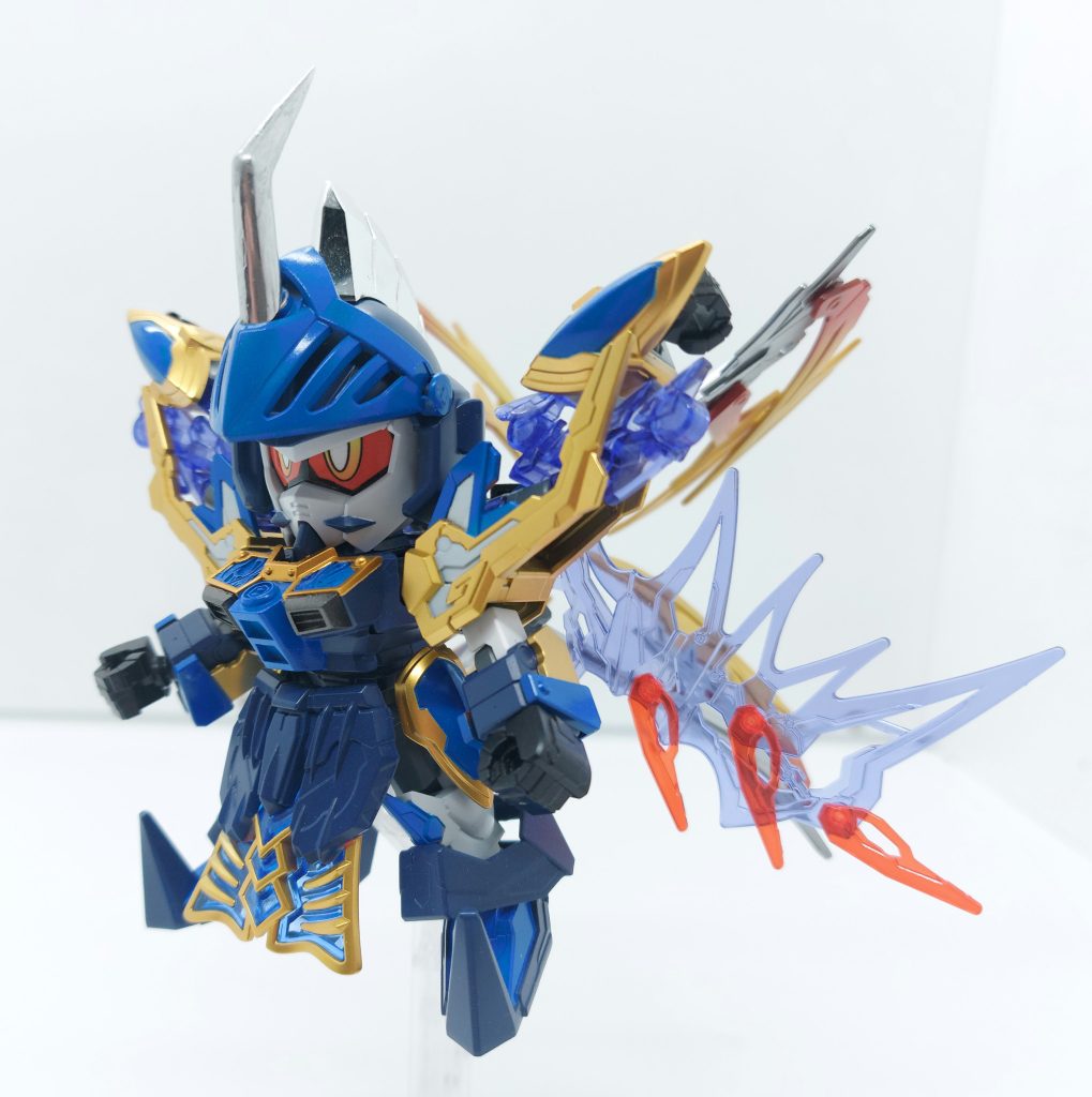 背部放上4把鎌刀