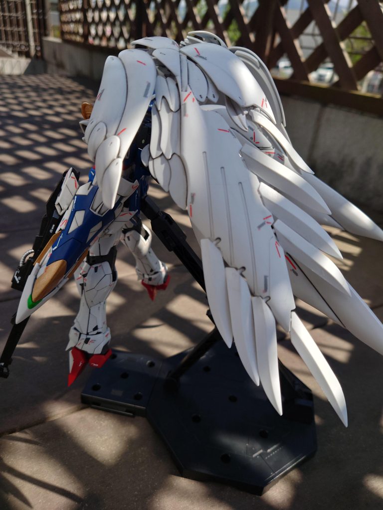 デカールは全て使いましたけど、デカール貼り作業4時間くらいかかりました。