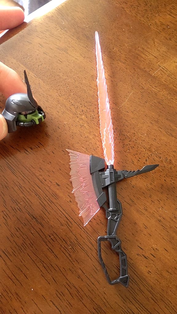 ウィザードセットの余りパーツで、長いタイプのビーム刃を作ったりメットを黒にしたりするのができちゃいました。ウィザードセット買った方がいいよ。