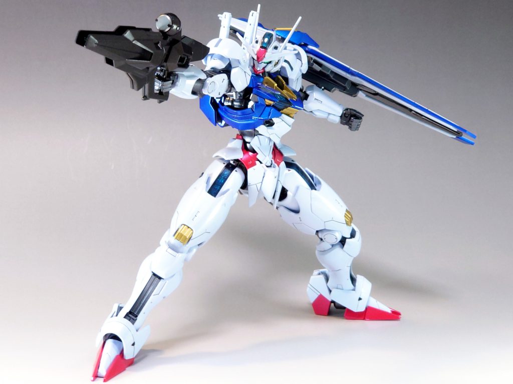 黄色部はマイカブルーと相性の良い青金で塗装。雰囲気は完成品玩具のメタルビルドを意識しました。