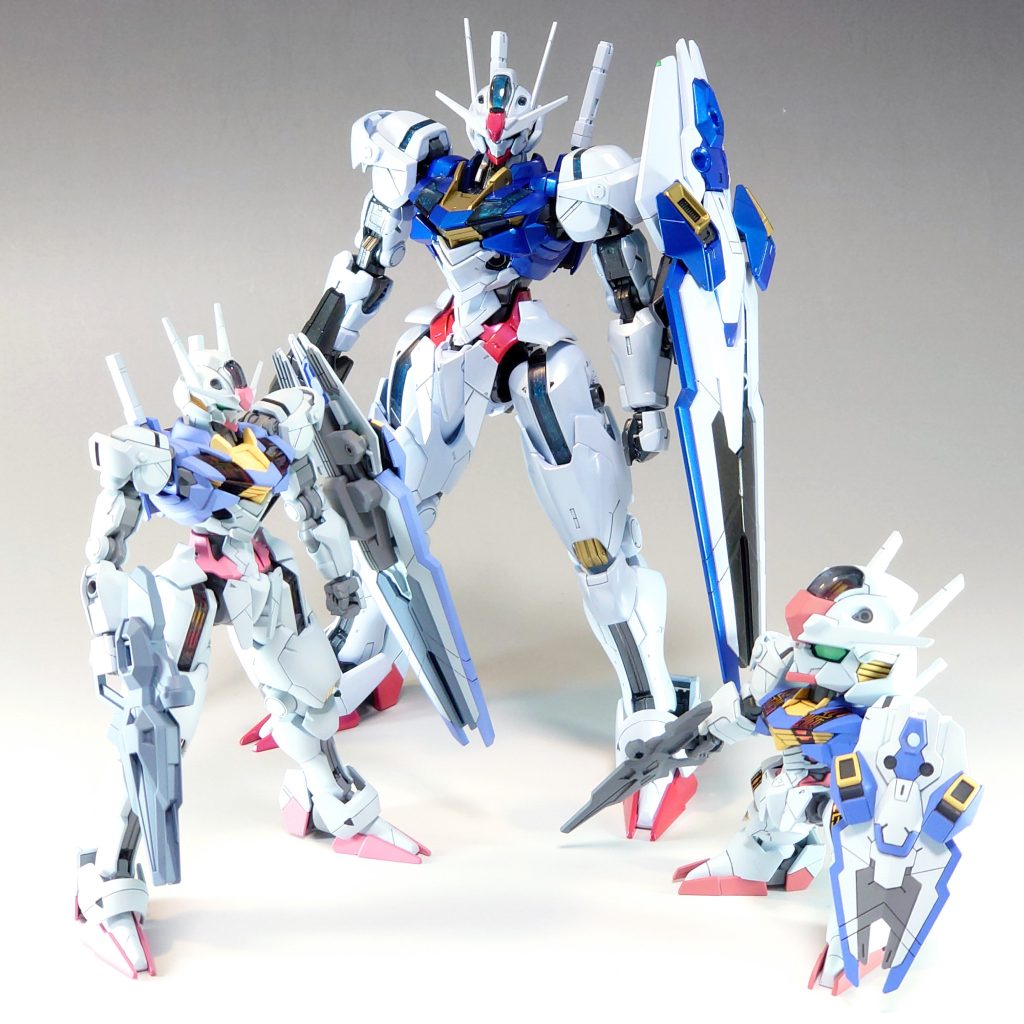 SD、HGと並べて。エアリアルは各種製作しましたがこの1/100が一番作りやすかったです。