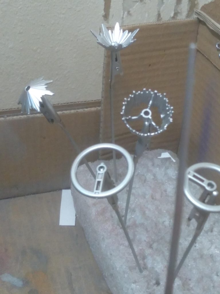 For the rest, I had the idea of starting off with a silver base