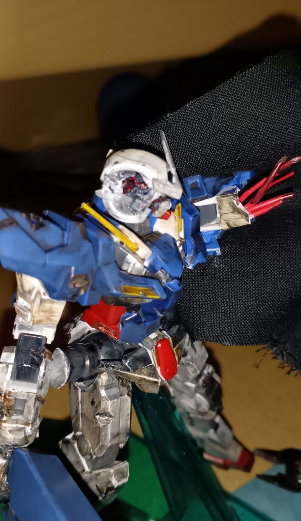 顔の横の傷とかも良くできてます。