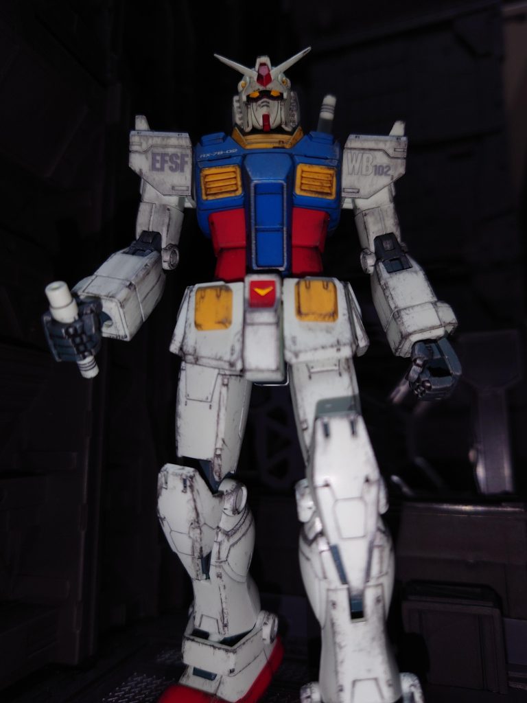 踏み潰される…