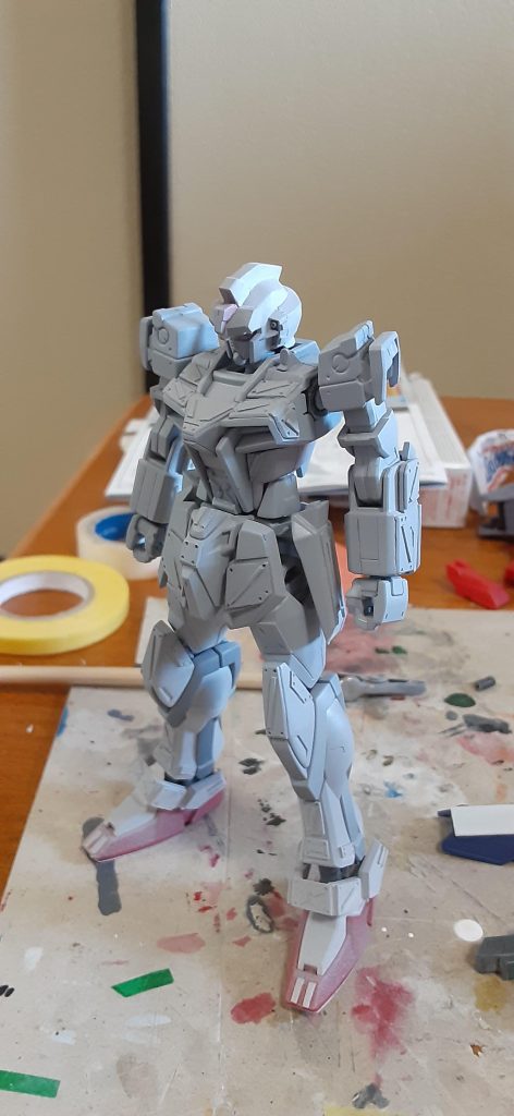 機体各所に筋彫りしましたが、暗い色だし目立たない場所ばかりです…w 胸部下肢横や腹部後ろと横、頭も少し筋入れてます。