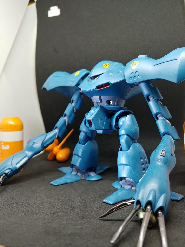 HGでも０３７番と古いから？前回作った旧キットのズゴックEと作りが同じ感じ