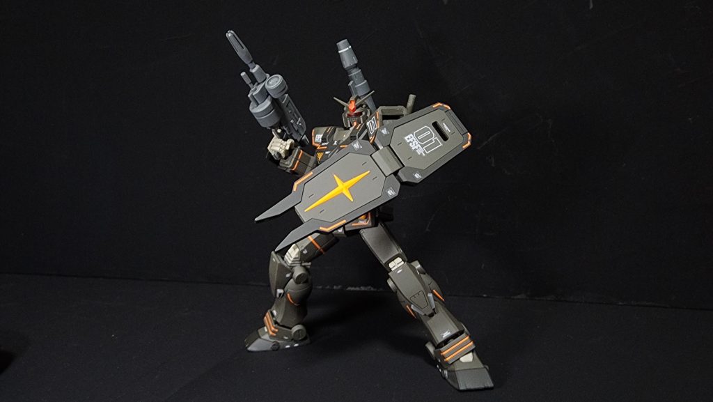 HG ヘビーガンダム–2枚目/制作者：エヴィン