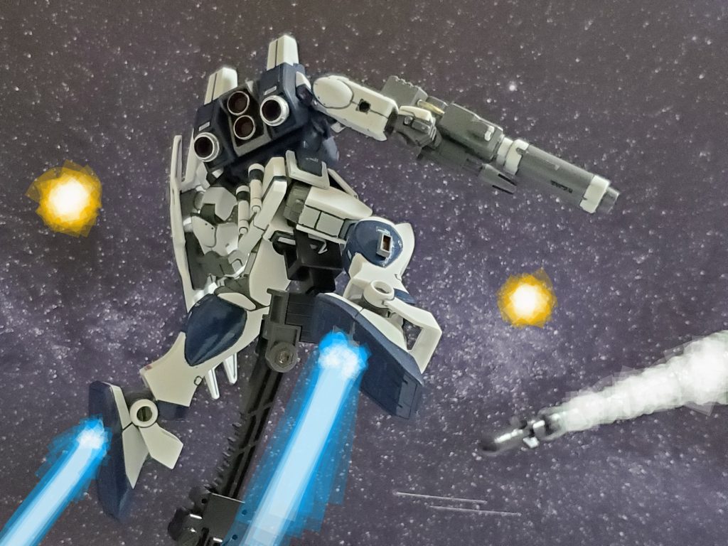 ノボトニー中佐は、迅速に部下へ指示❕MS部隊は素早く散開し各個撃破に移る🎵これまでのジムとは比較にならない加速性能を持ったジムコマンド🎶一気にMAXスピードに達し、迎撃弾の雨☔を軽々と回避する~🤩