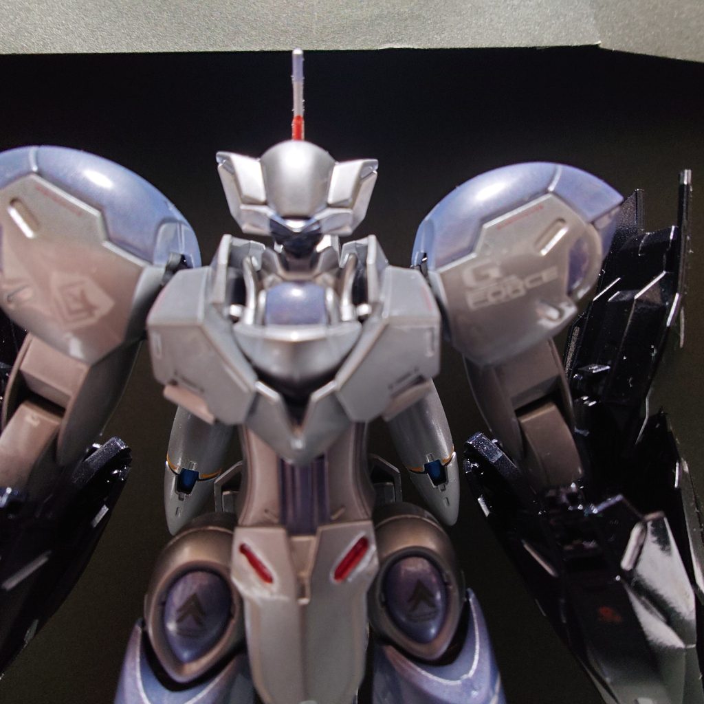 すごく見づらいですが、左肩にはGフォースと書かれていますインパルスのデカールを切り貼りしました笑