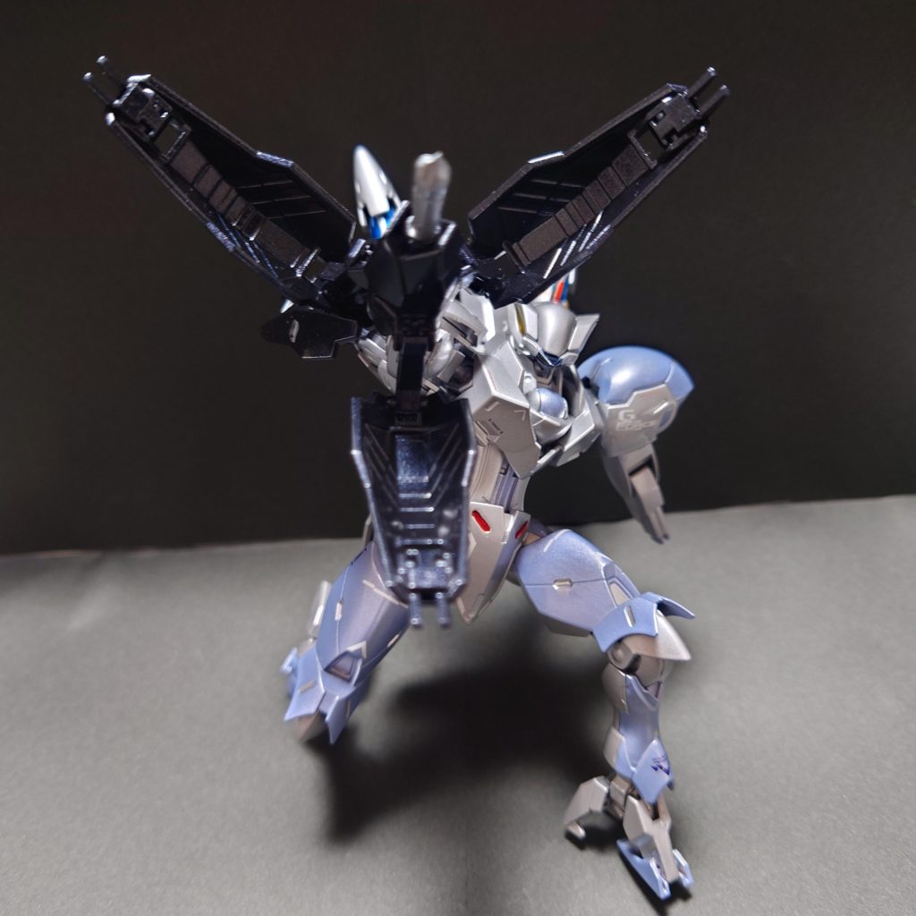 「レフトアーム破損!」「構わん!!」