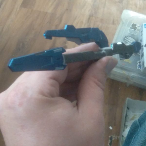 I saw an aerial rebuild custom on gunsta the other day and it inspired me to attempt my own gund-bit cannon. I'm using the hg double x satellite cannon, but I'm thinking of changing to one from 30MM. I'm very proud of myself for accomplishing this task（1枚目）