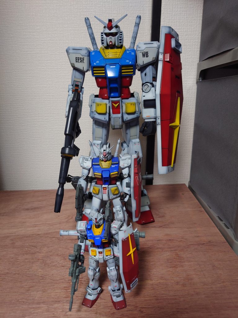 HG1/144,MG1/100,メガサイズ1/48並べてみました縮尺的に後はPG1/60ですね一応持ってますけど勿体無くてなかなか(笑)