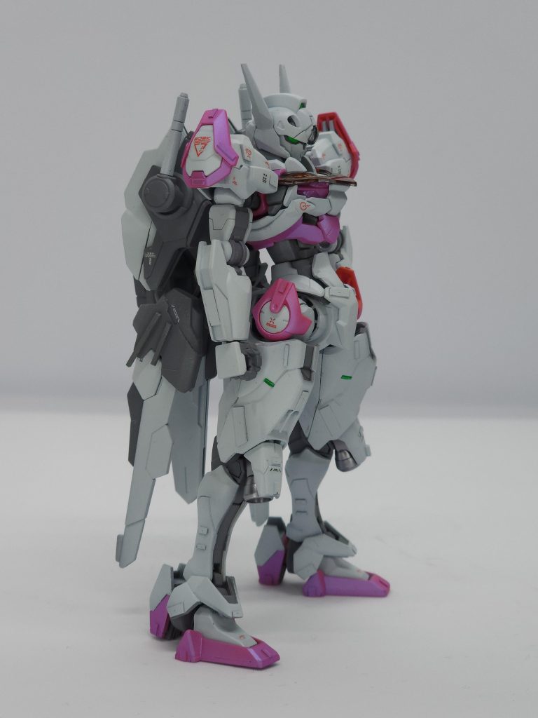 肩と太腿には30MMのカスタマイズマテリアルを使用してみました。