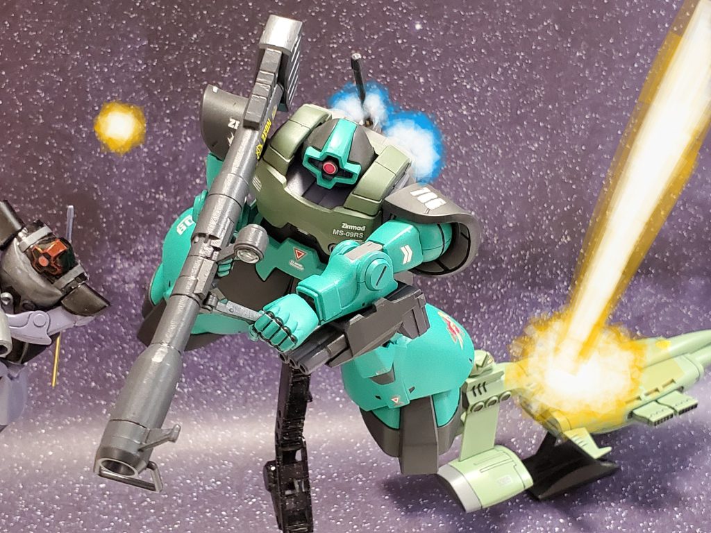 ノボトニー中佐は捕捉したムサイ級にビームキャノンを発射~👊✨閃光がムサイ級を貫き、一撃で1隻轟沈~👍しかし、手練れのジオン艦隊は即座にMS部隊を発艦✴️強襲に対する対応が早いジオン艦隊…😅💦