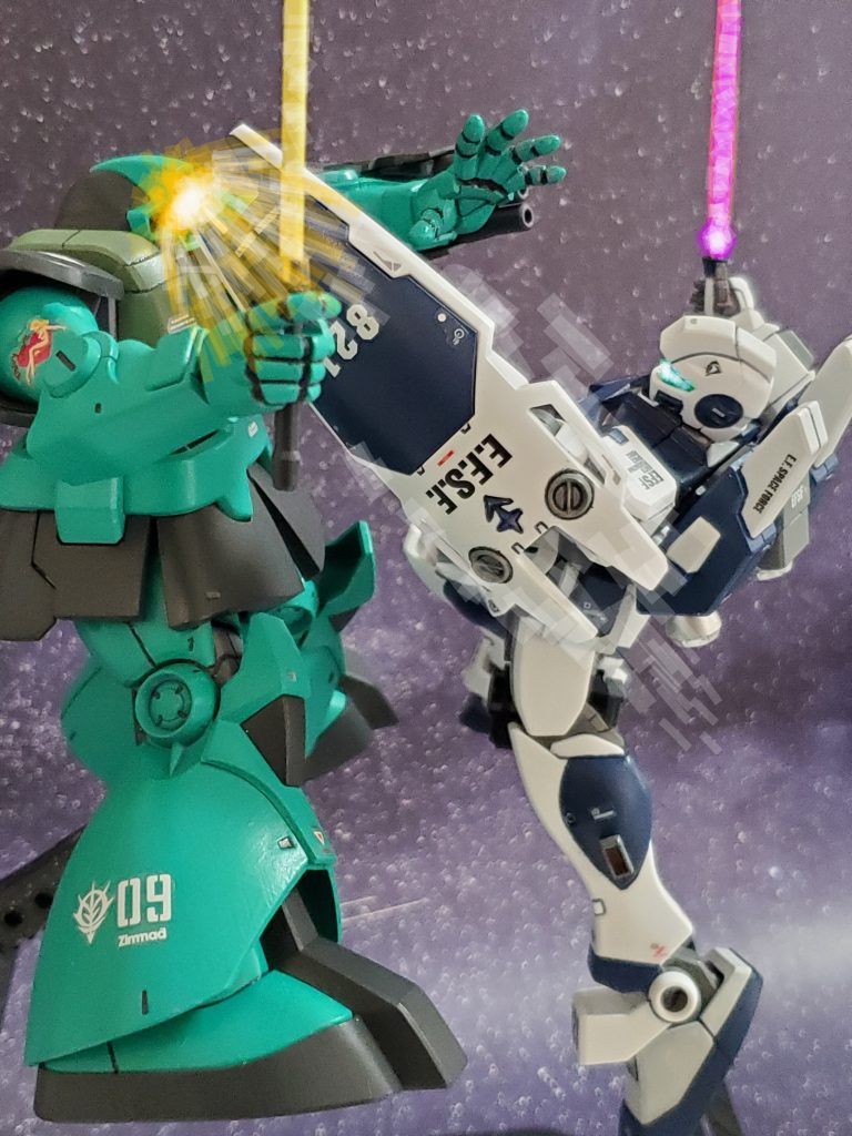 鍔迫り合いからさらに一歩踏み込むノボトニー中佐❗なんとシールドのアキュート攻撃でドムのモノアイ🔴を潰す~✴️メインカメラを失ったドムは後退~😌🎶ジオン艦隊はグラナダに帰還していくのであった👍第8強襲遊撃艦隊の強襲作戦の成功もあり宇宙要塞ソロモンを陥落させた連邦軍❕このあと、ノボトニー中佐らは連合艦隊と合流し最終拠点『宇宙要塞ア・バオア・クー』へと進軍する事となるのであった……💫……以上、私の妄想イメージによるジムコマンド高機動型の活躍ぶりでした~😊🎶