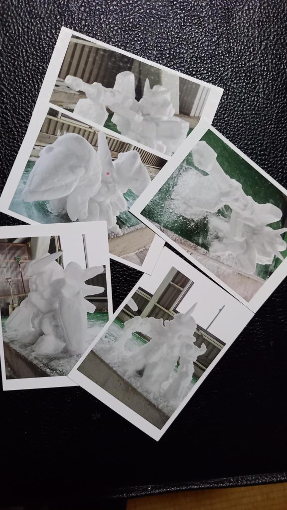 ガンダム雪像–2枚目/制作者：パイルばんかー