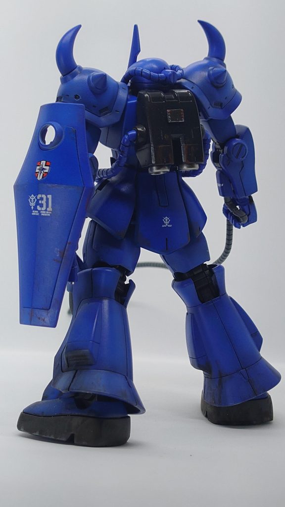 首周りがちょっとスカスカだったので、ランドセルの取り付け位置を上げてみました。そしてショルダーアーマーの取り付け位置をギリギリまで下げて胴体に密着させています。