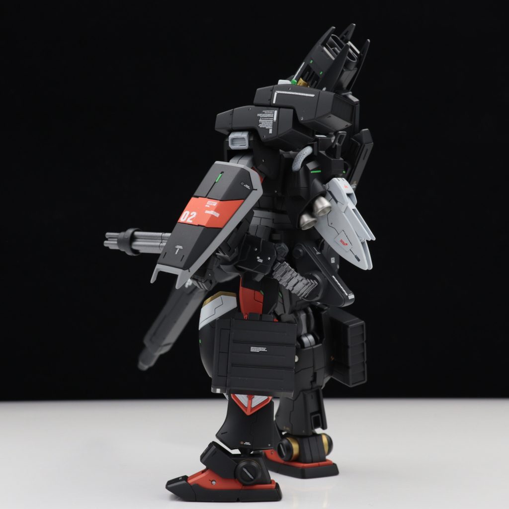 武装はハイメガビームランチャー、各種ミサイル、ガトリング、クラッカー、シールドです。F90Dタイプも意識しました。