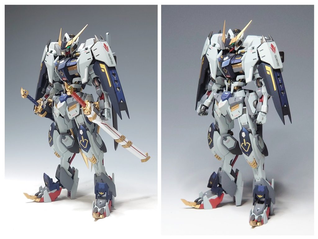 【素立ち】[解説]　武装取付状態と武装解除状態の比較　　　  今回のこだわりポイントとして　　　  胴体のフレームが丸見えなので　　　  鉄血らしさを残しつつ胴体に肋骨？を　　　  追加しました。(通称アバラアーマー)