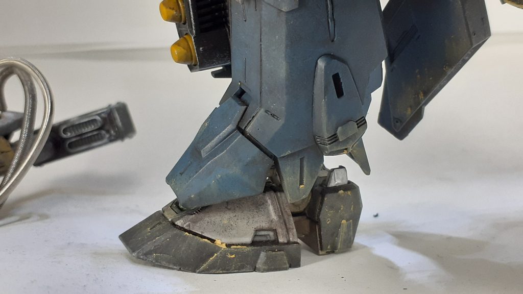 足元にはタミヤウェザリングマスターを使用