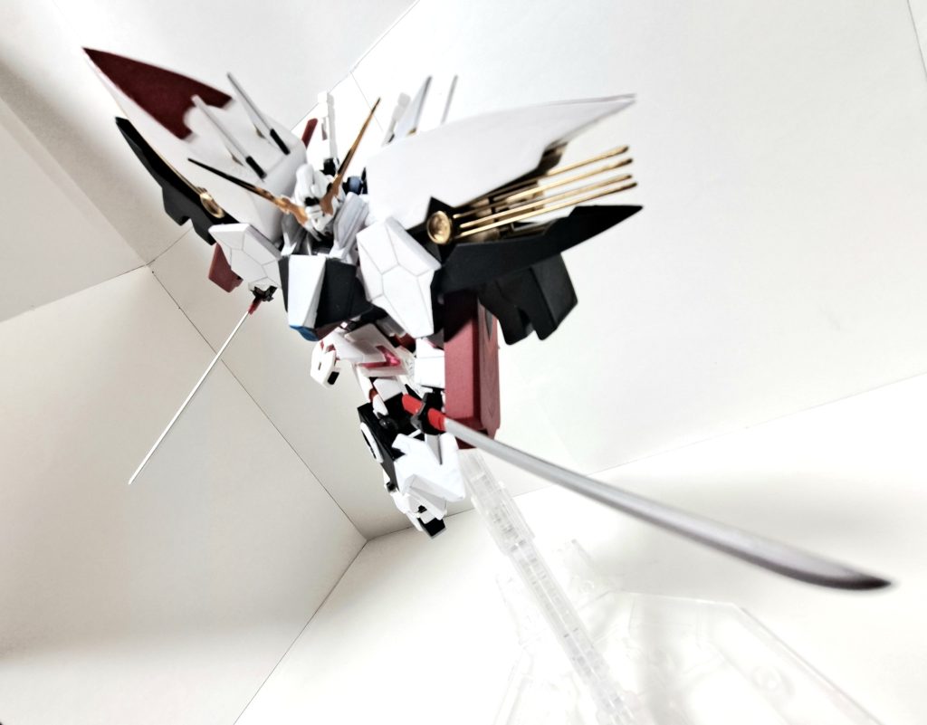 NT-D-OD(ニュータイプ-デストロイヤー-オーバードライブ)発動状態本体のNT-Dに合わせ、アームドアーマーLBの各ジェネレーターをフル稼働させることで通常のNT-Dの倍の性能を引き出す。 その際、両肩アーマーが展開し放熱を行う。