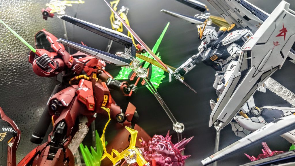 ほんの少し別角度。というより回り込めない😅これで飾るのは凄い場所取るんですが、やっぱりこの２体はかっこいいですね🌚🌚