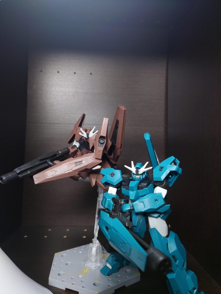 1つ前のにも載せた2機での写真まだ考えている段階ですが今後はガンスタには部分塗装にはなると思いますが塗装したもののみにして、仮組したものはTwitterにあげていこうかなと考えてます。もしよろしければTwitterのほうも見てもらえると嬉しいです(まだ全く投稿してないけど)。
