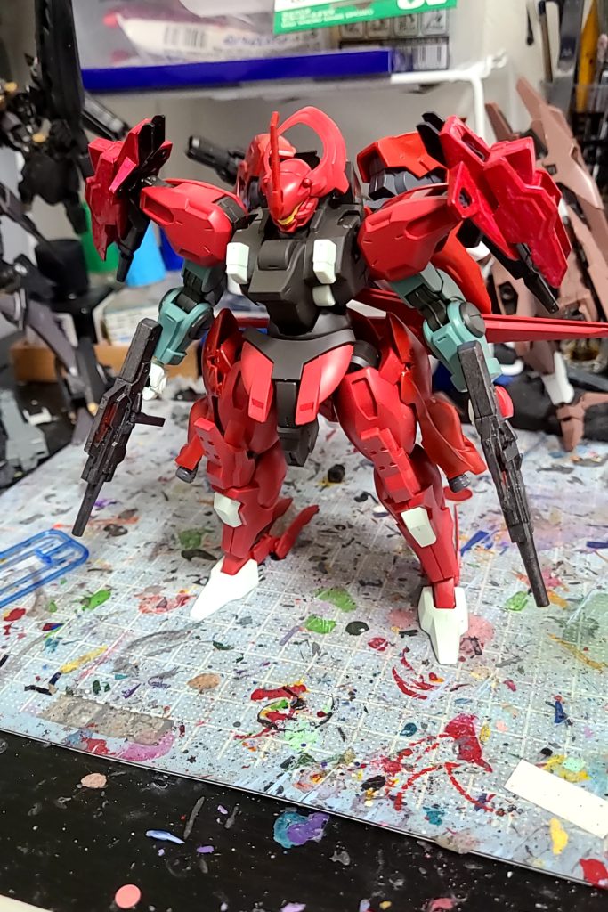 ダリルバルデをベースにシナンジュのパーツを使用(結構この組み合わせで作ってる方多いよね)腕をディランザに変更肩のビットはジュピターヴガンダムのを使用