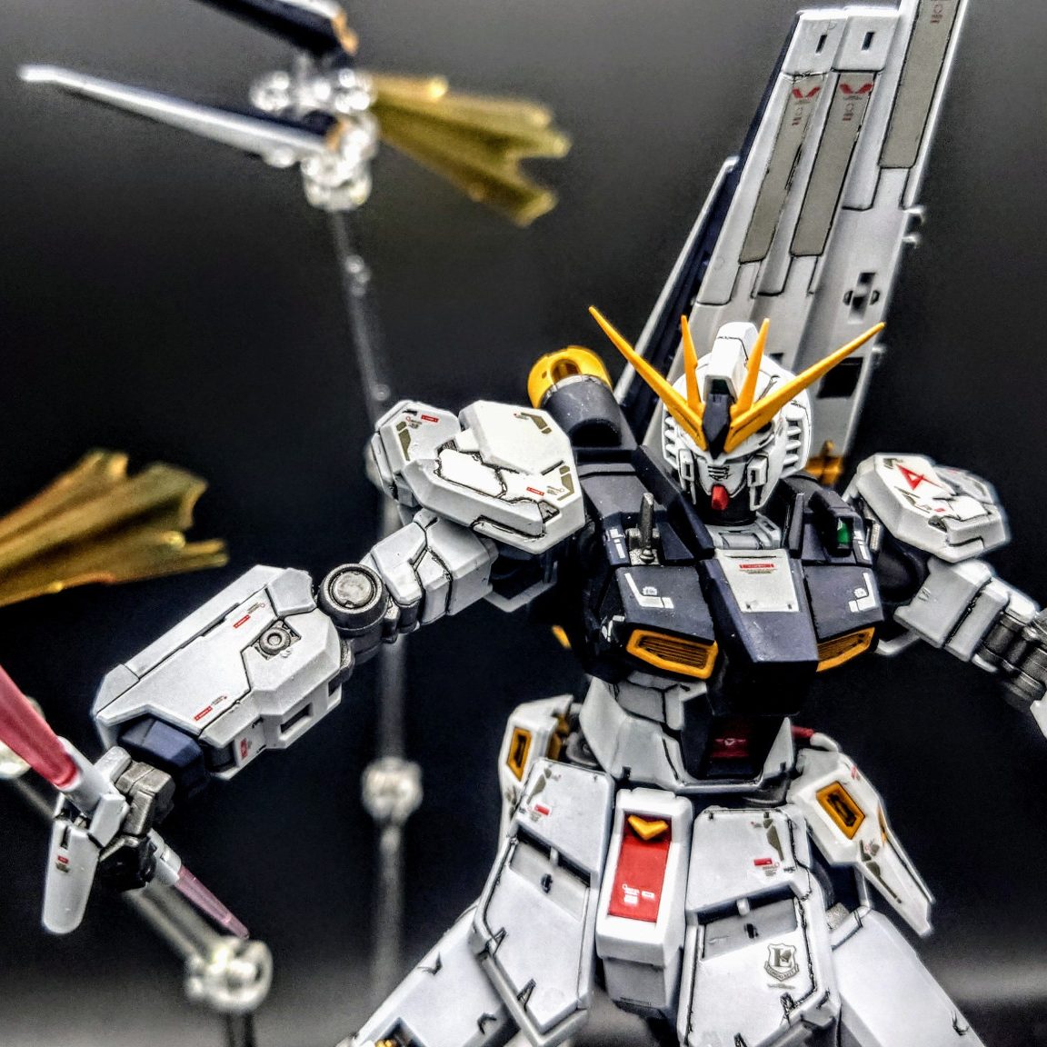 低価新作RG vガンダム、サザビー 模型/プラモデル