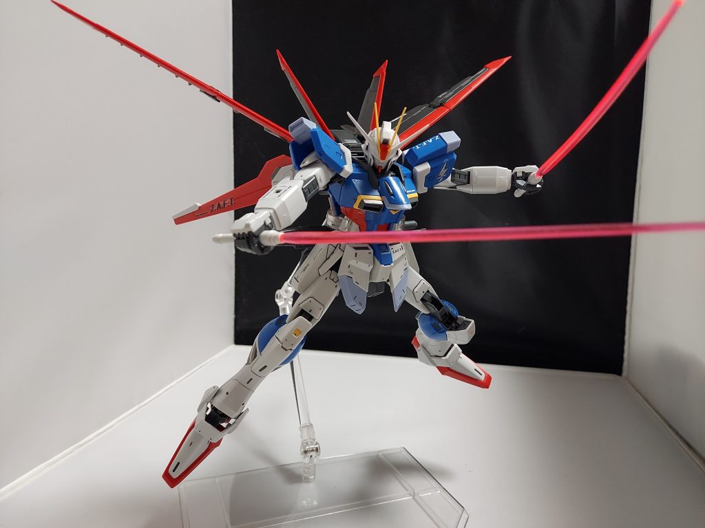 二刀流ですこし曲がってるサーベルなので躍動感があっていいですね( =^ω^)