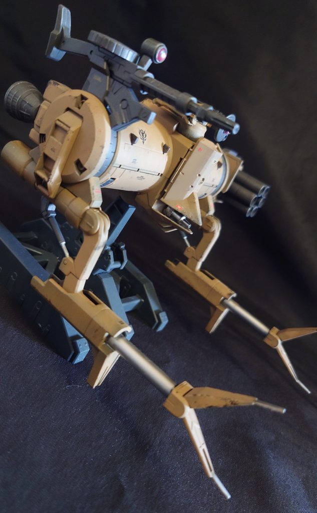 先端の部分がビグロっぽい感じがしたので、開閉させてザクレロのメガ粒子砲をつけてみました。