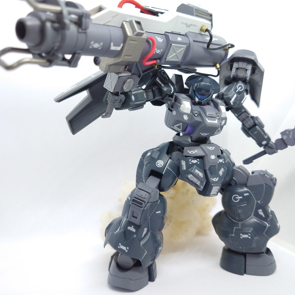 地球降下作戦を利用して実戦データを回収すべく装備される。結果その出力は想定どおりの火力を誇り、アーシアンの出自不明なMSを6機撃墜したとされる。