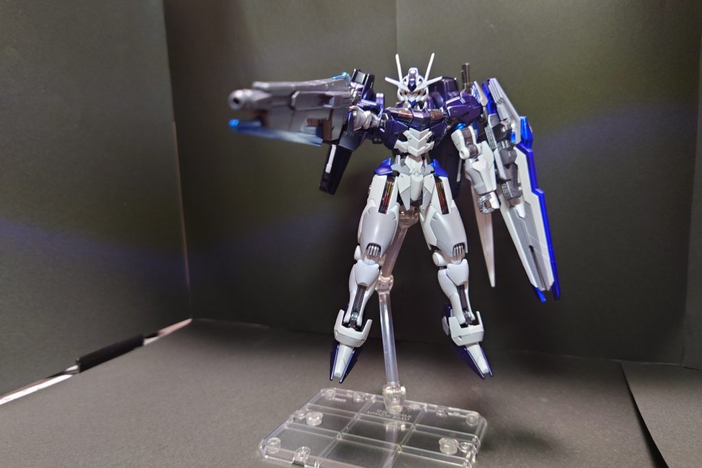 エアリアルがあまり、遠距離武装のイメージがなかったので、GNソードⅡブラスターを遠距離用の武器として採用。