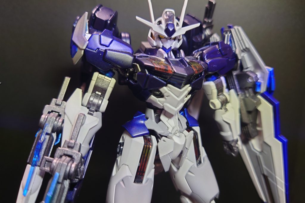 カメラの色は、ゴールドにしています。なんやかんやで、Hi-νの配色参考にしています。