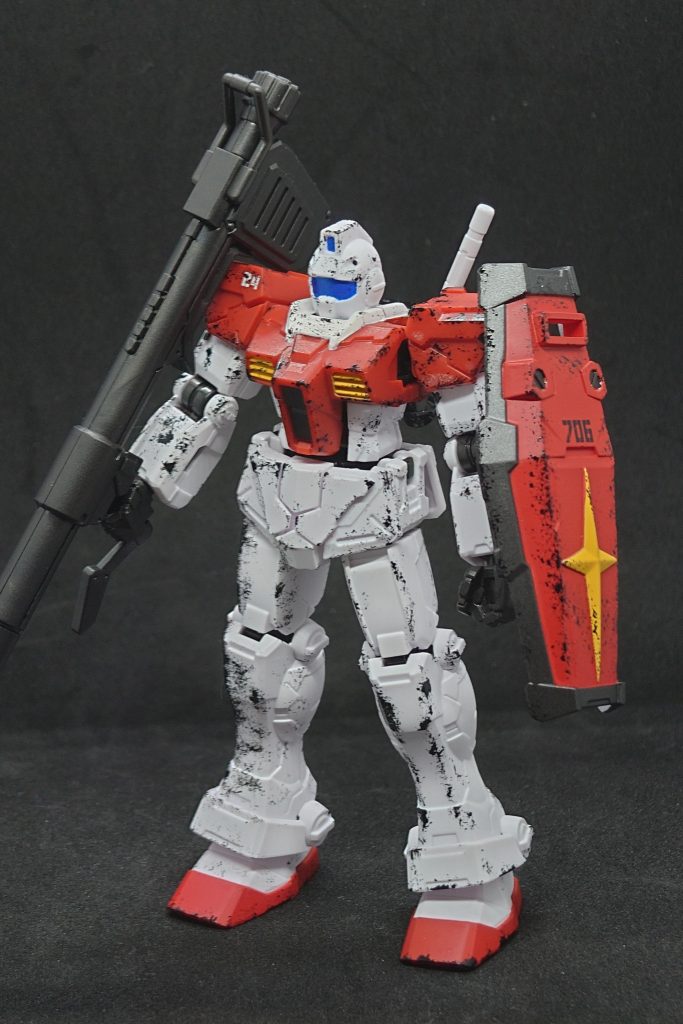 武器はスプレーガン、バズーカ、ビームサーベルが付いてますが今回ビームサーベルは撮っていません！