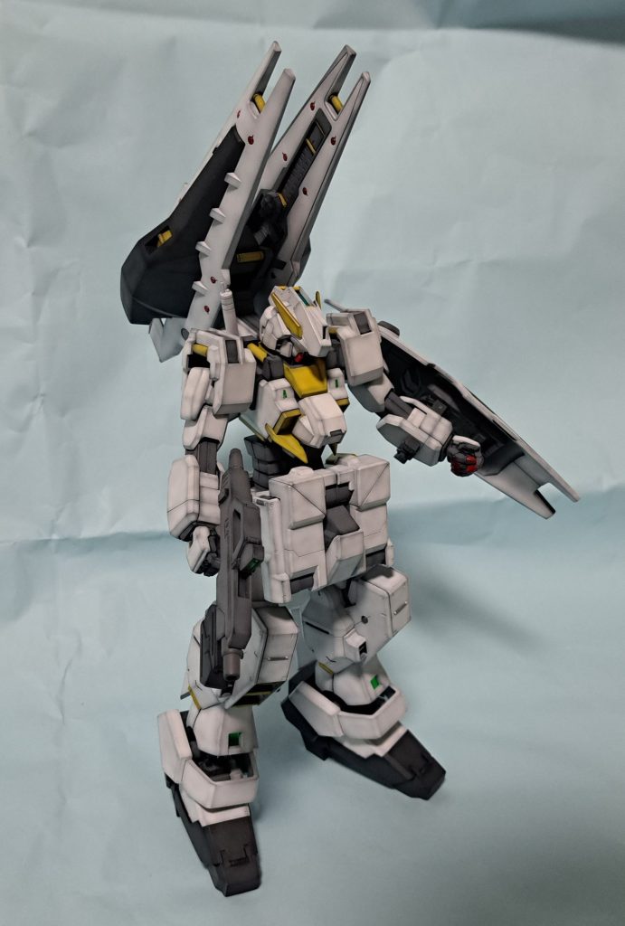 公式ではガンダムmarkIIのライフルとシールドだけど・・・昨今のガンプラ不足で手に入らず量産試作機風となってます