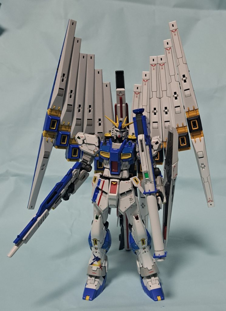 通常のνガンダムからフィンファンネルを拝借してフルファンネル仕様