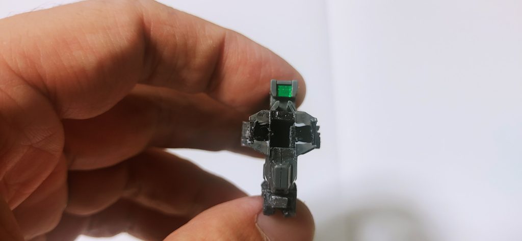 ●見えづらいけどレール設置完了0.5mmほど、中の空洞の左側にレールの凸部分を成形