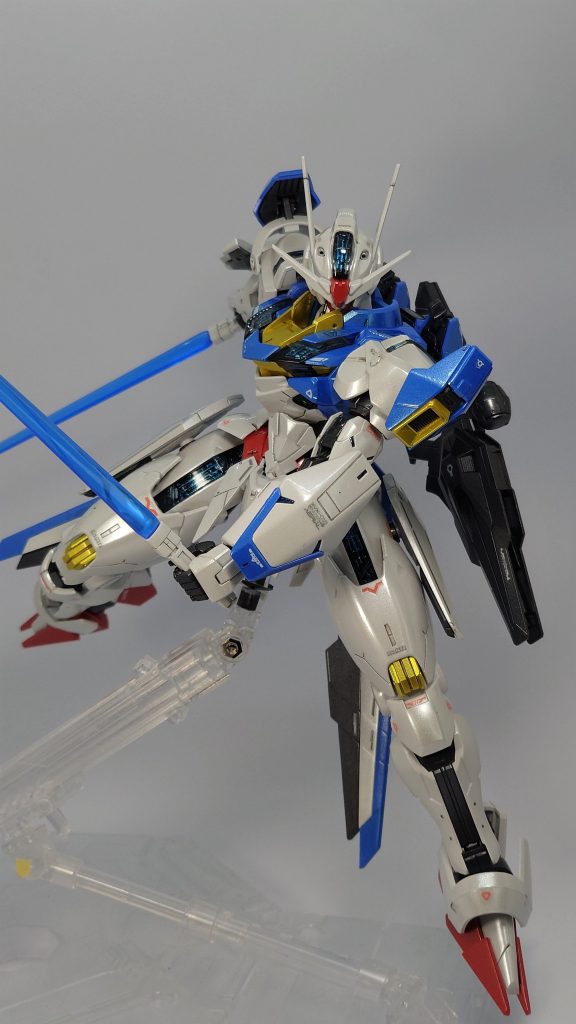 シール類は付属のシールのみを使用。テトロンシールは余白が気になるので、面倒ですができるだけ余白をデザインナイフで切り落としてから貼りました。工作面は表面処理、バルカン開口、シャープ化程度です。