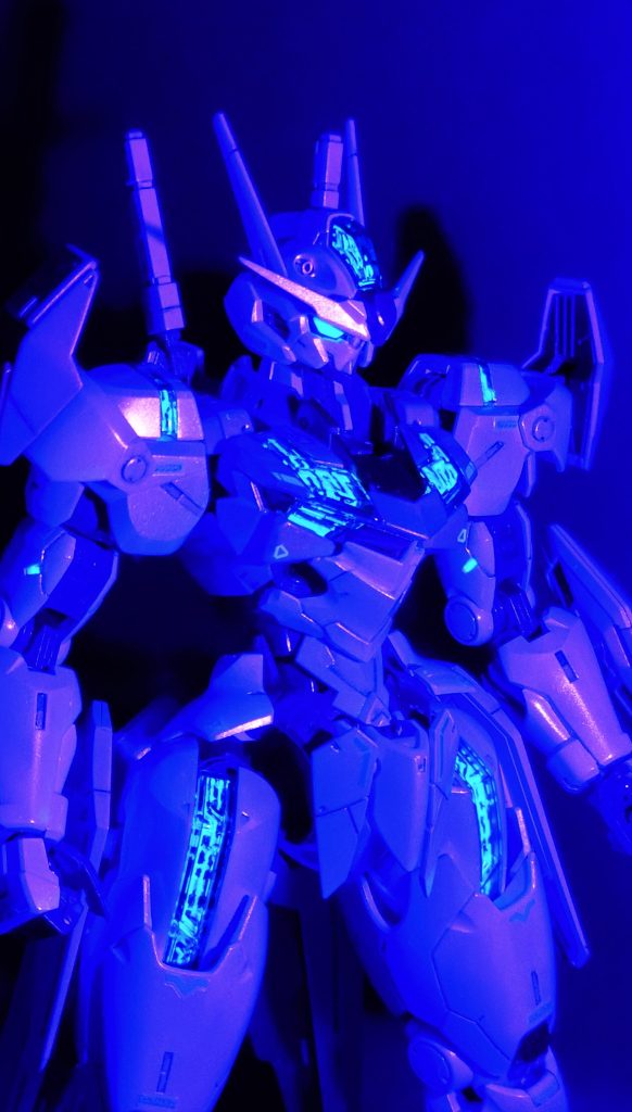 ベタですが、赤のメッキを落としてシルバー→蛍光ブルーでパーメットスコア6を表現しました。