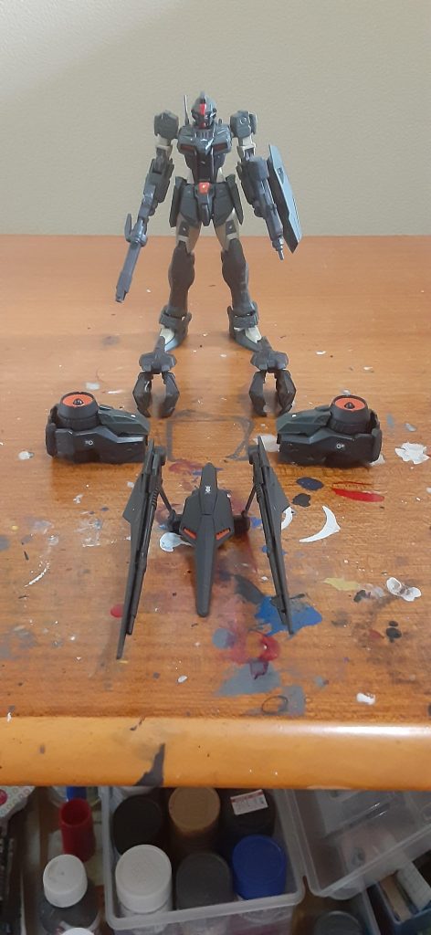 肩ユニット、赤い部分は本体と同じダークグリーンに、タービン部分は黒鉄色にしてみました。