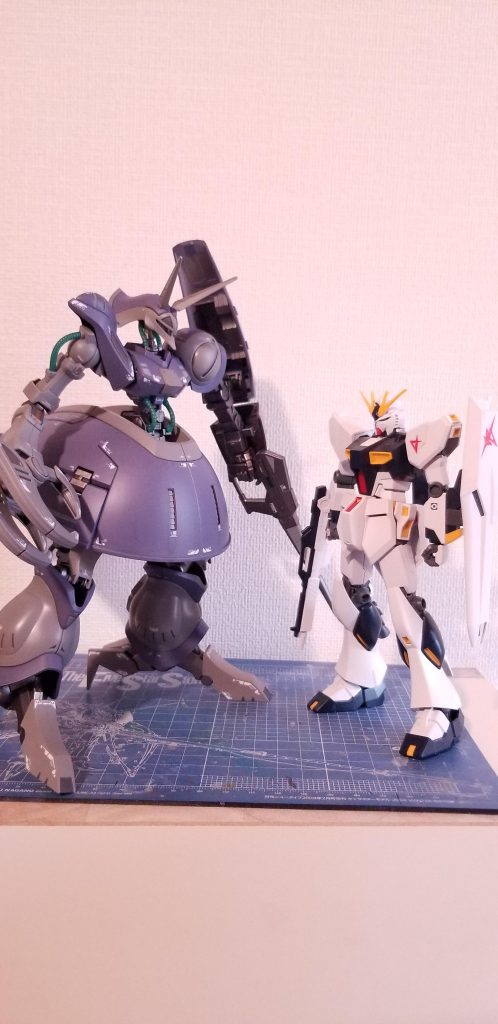 EG νガンダムと並べてデカい