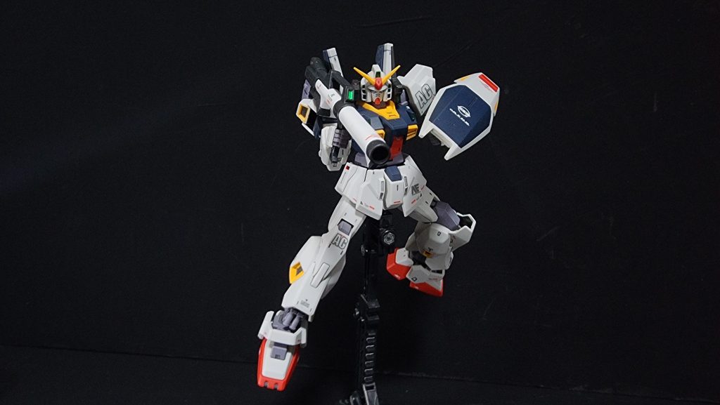 バズーカ、シールドはティターンズよりも塗り分けが多いです。