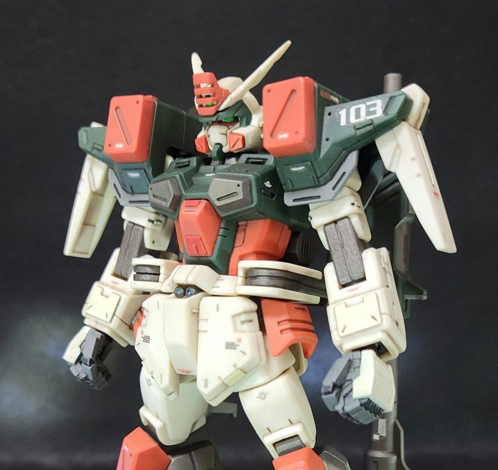 顔部分で純正パーツのクチが、出っ張ってる感じが嫌だったので削り込んでみました。ドキドキしながら。なんとか好みの顔になりました。ホッ。首を詰めて短くしました。