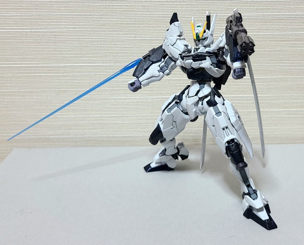 腕部武装を構えての一枚ビームサーベルはルブリスのものガトリングは30MMよりもってきました