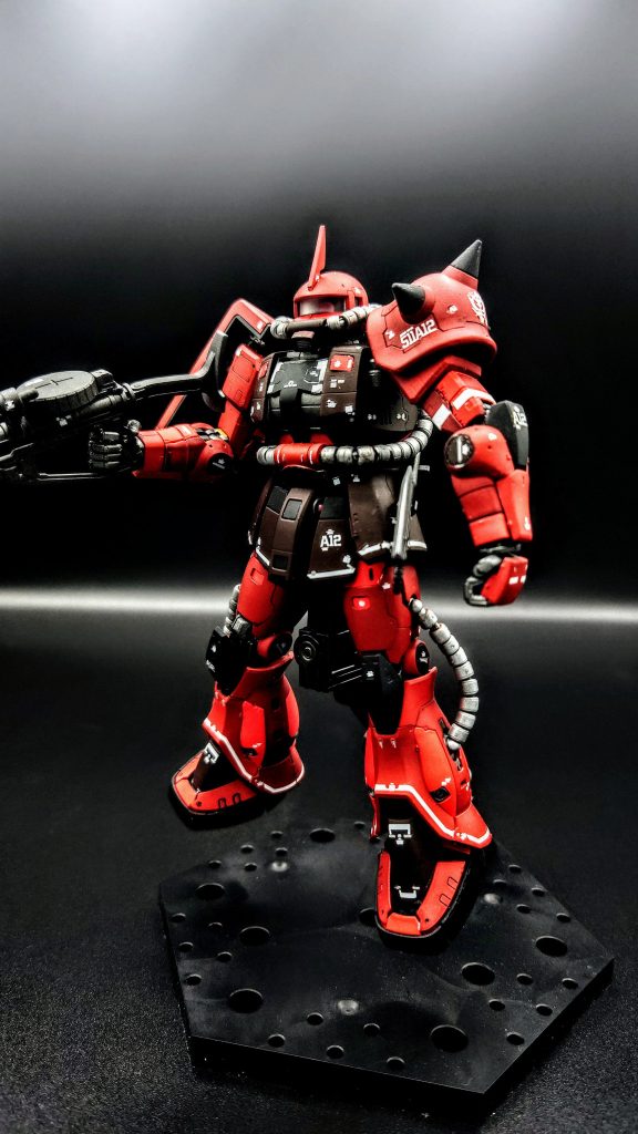 シャアザクといってもだいぶオリジナルカラーに変えてます。イメージはサザビーカラーのザクⅡです🌚