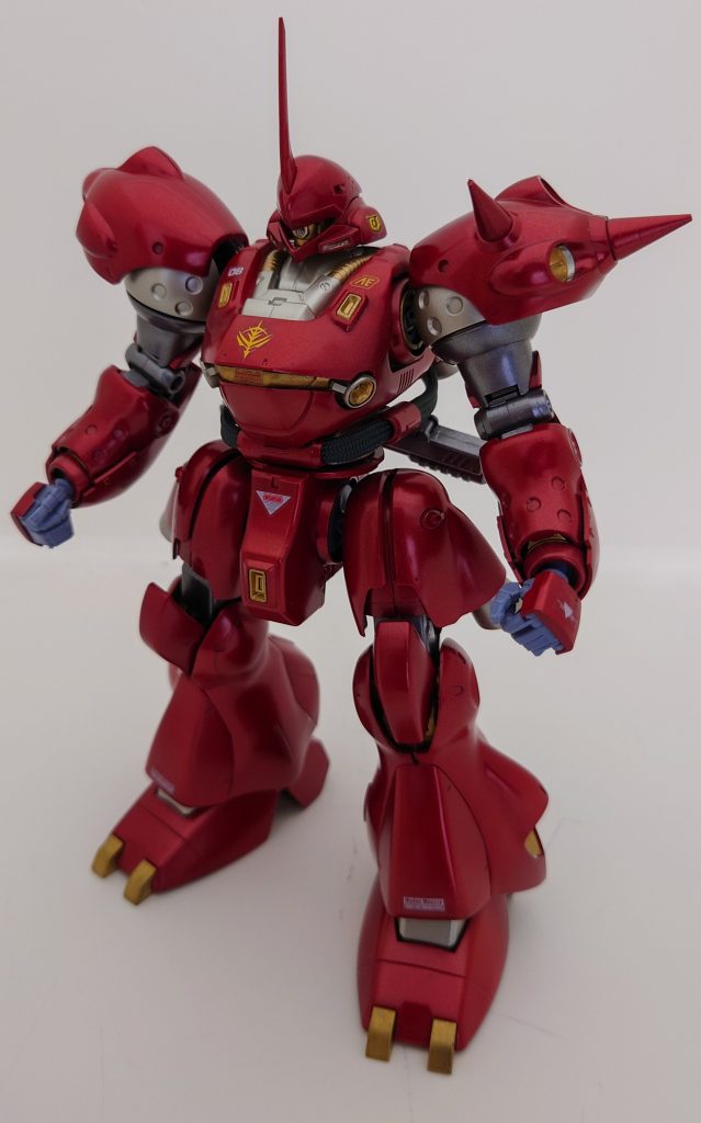 まずは正面。シンプルに塗装のみで仕上げてみました。