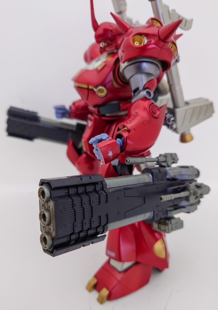 武装その43連装リニアキャノン両足に装備させた今回一番のお気に入りポイントです。HMMのゾイドさんから無改造で装備できました。