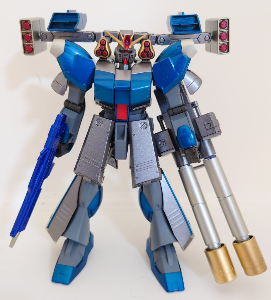 というわけで、ZZガンダムをロンド・ベル部隊所属機にしてみたらどうなるか？妄想しながら作成しました。まず、可変機構はオミットされています！その上で、νガンダムとパーツを流用出来るようにするのではないかと思い、頭部以外はνガンダムの機体を準用してます。