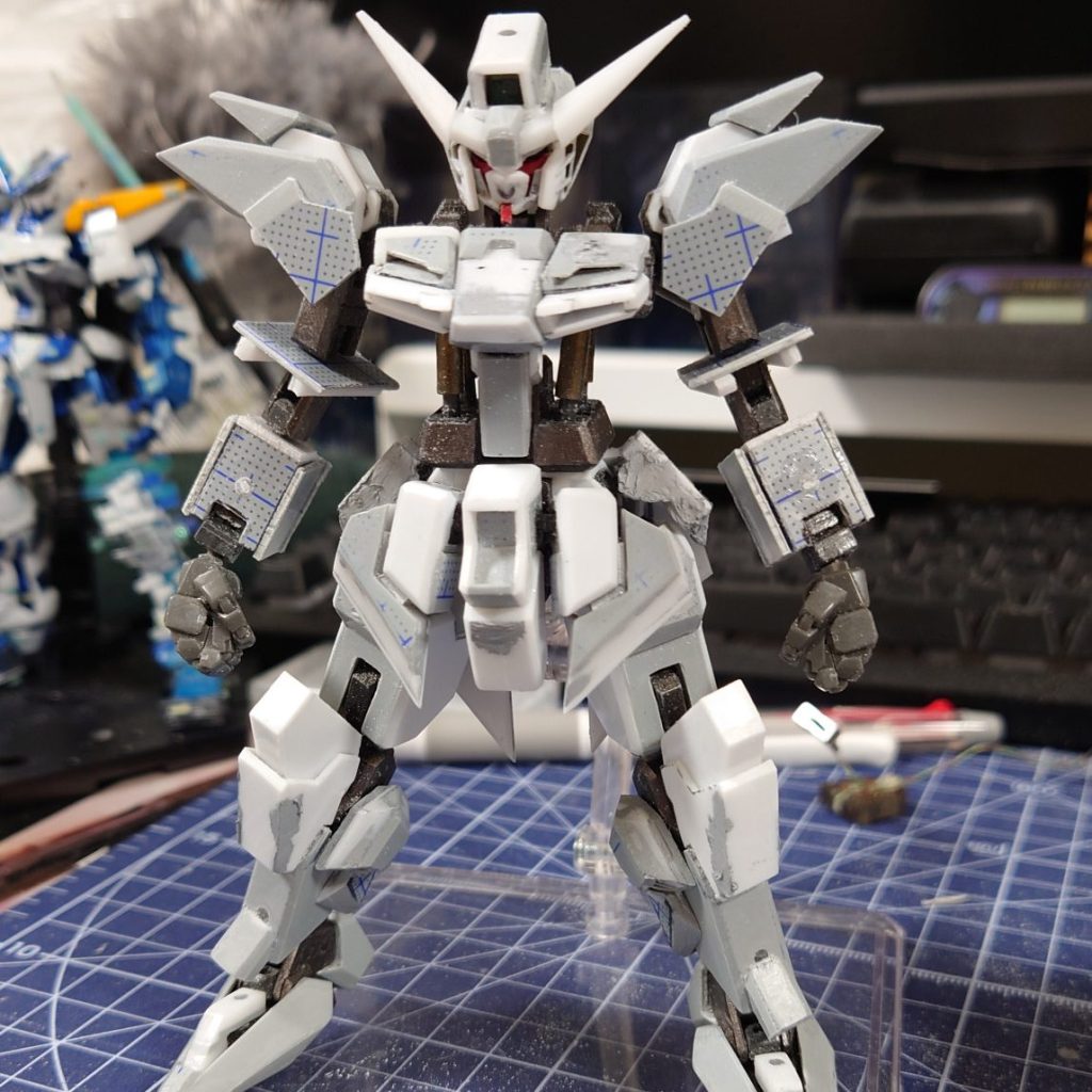 フルスクラッチのデスティニーだいぶガンダム感出てきました！！🤗結構アレンジしてるのでデスティニーを元にしたオリジナル 感強めの機体になってますが🤔今月中にデスティニー本体の大雑把なカタチいけるか…？…｜ふじなみさんの制作中の投稿｜GUNSTA（ガンスタ）